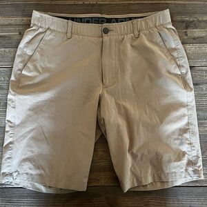 Under Armore Kaki shorts
